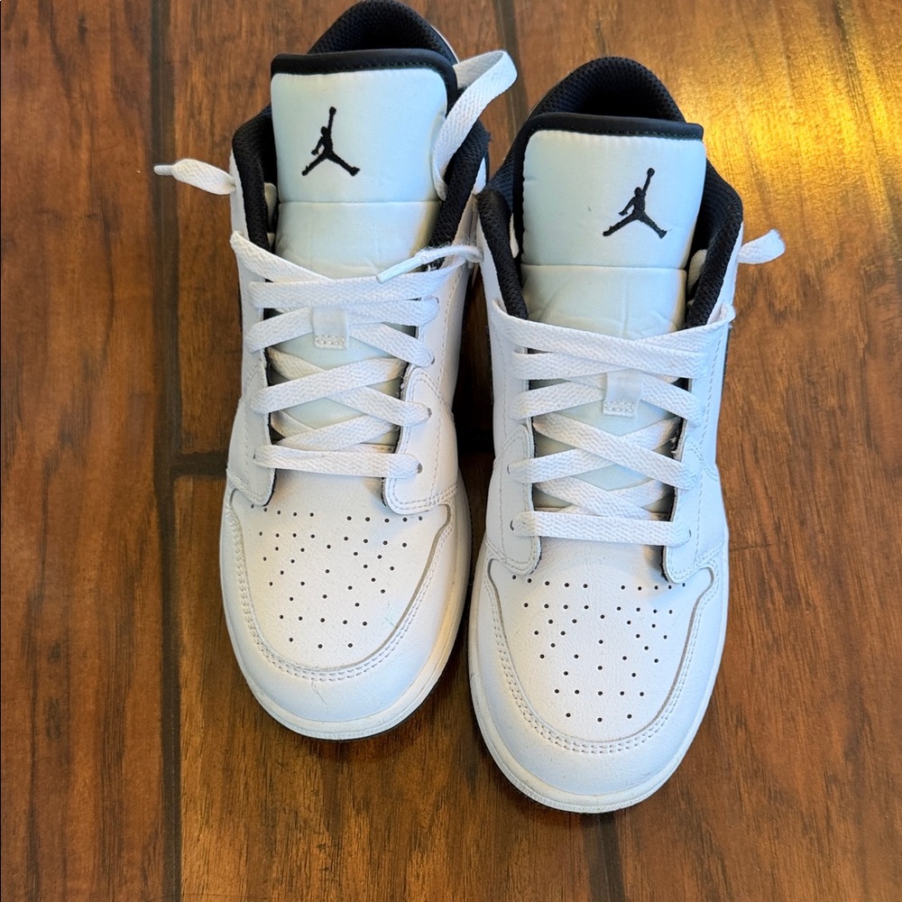 Air Jordan 1 low Kids White and Black Sneakers